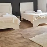 Apartment S *