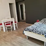 Apartment S *